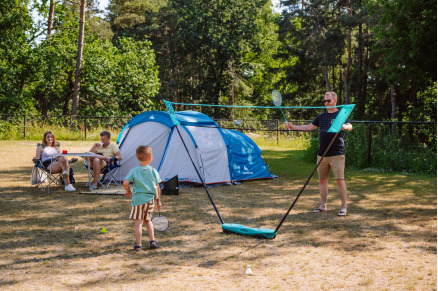 Manege bij Camping Samoza in het bos op de Veluwe VMP090